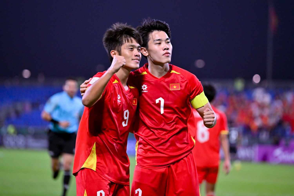Báo Trung Quốc: 11 cầu thủ Hàn Quốc thua 10 người của U23 Việt Nam - 1