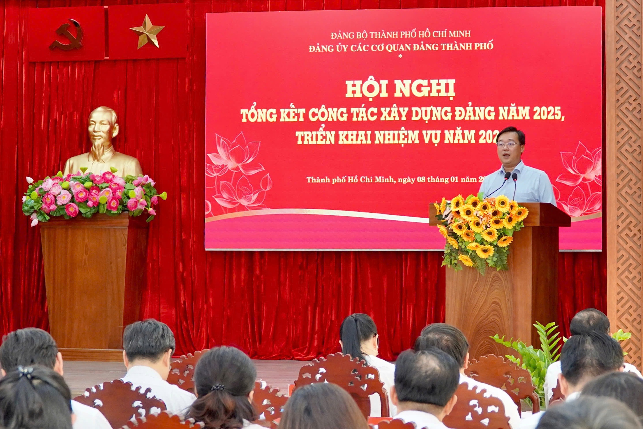 Bảo đảm vững vàng bản lĩnh chính trị - Ảnh 1. Bảo đảm vững vàng bản lĩnh chính trị - Ảnh 1.