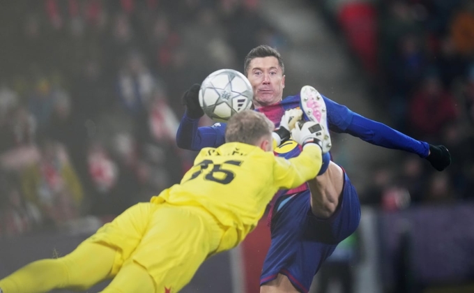 Lewandowski ghi bàn ấn định thắng lợi 4-2 cho Barca trước Slavia Prague ở lượt bảy Champions League trên sân Fortuna, Prague, CH Czech ngày 21/1/2025. Ảnh: La Presse