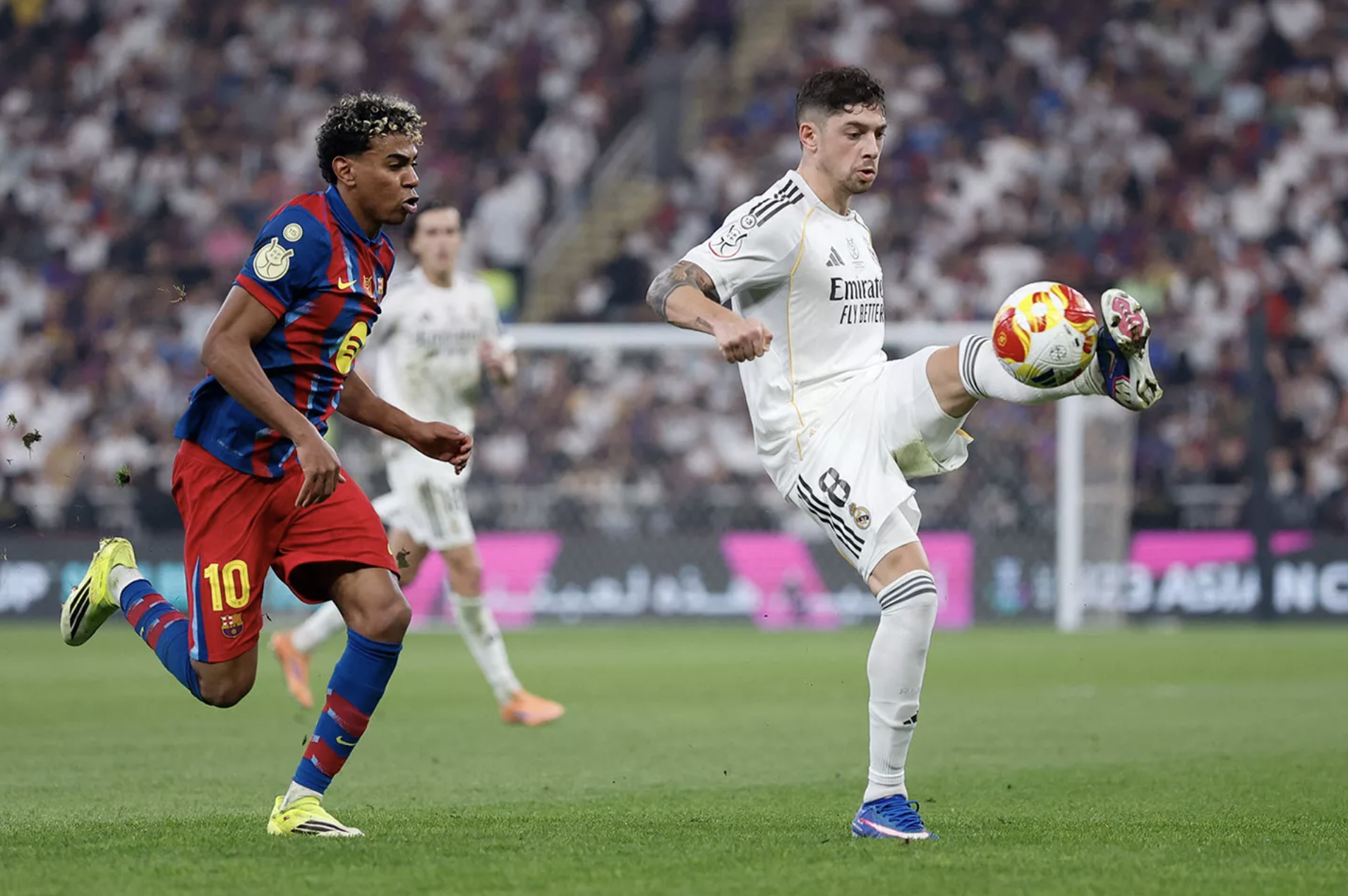 Barcelona hạ Real Madrid trận siêu kinh điển, bảo vệ Siêu cúp Tây Ban Nha - Ảnh 1.