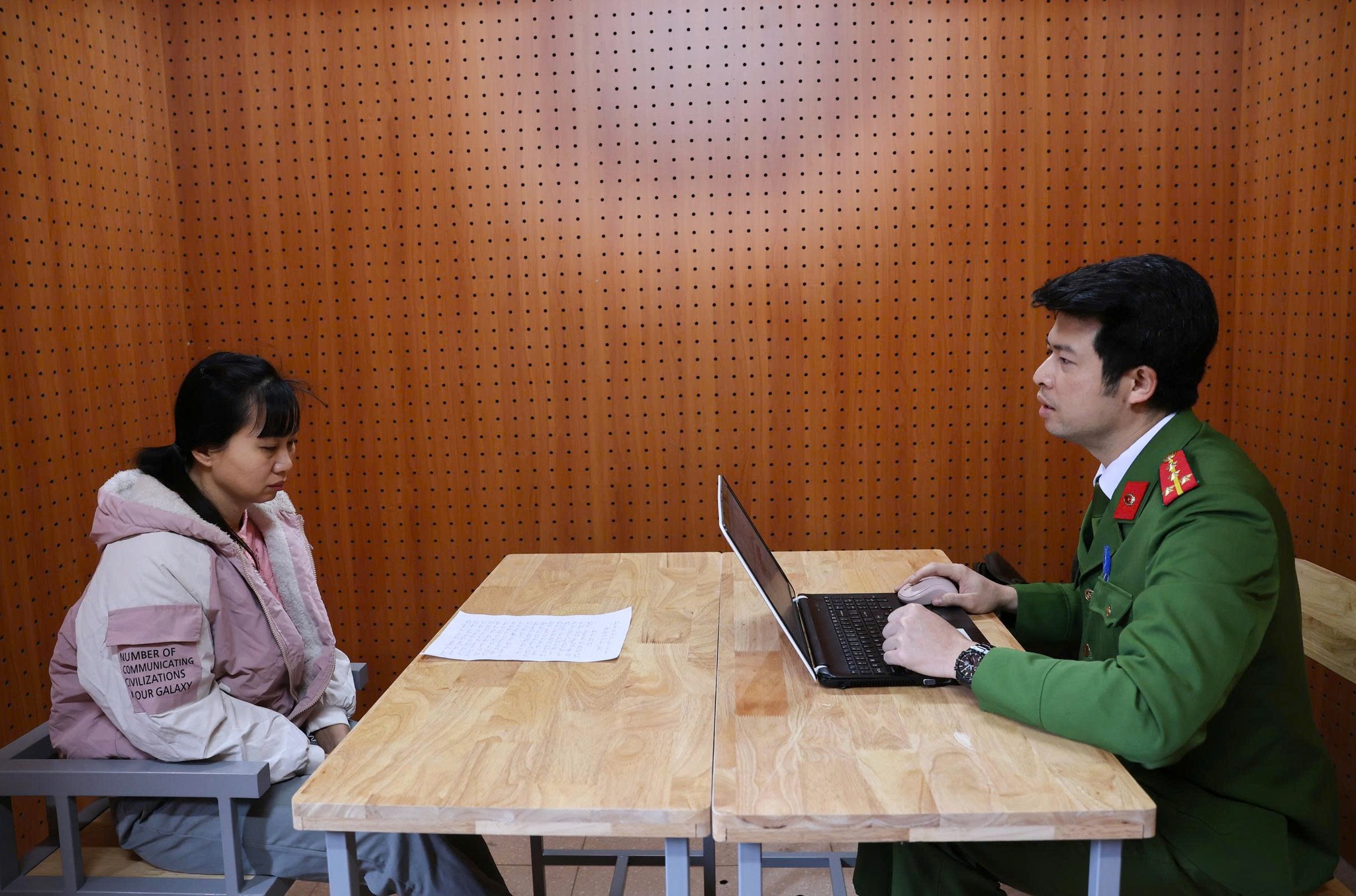 Bắt TikTok “nguyễn thị nga” về 2 tội danh 1 Bắt TikTok “nguyễn thị nga” - Ảnh 1.