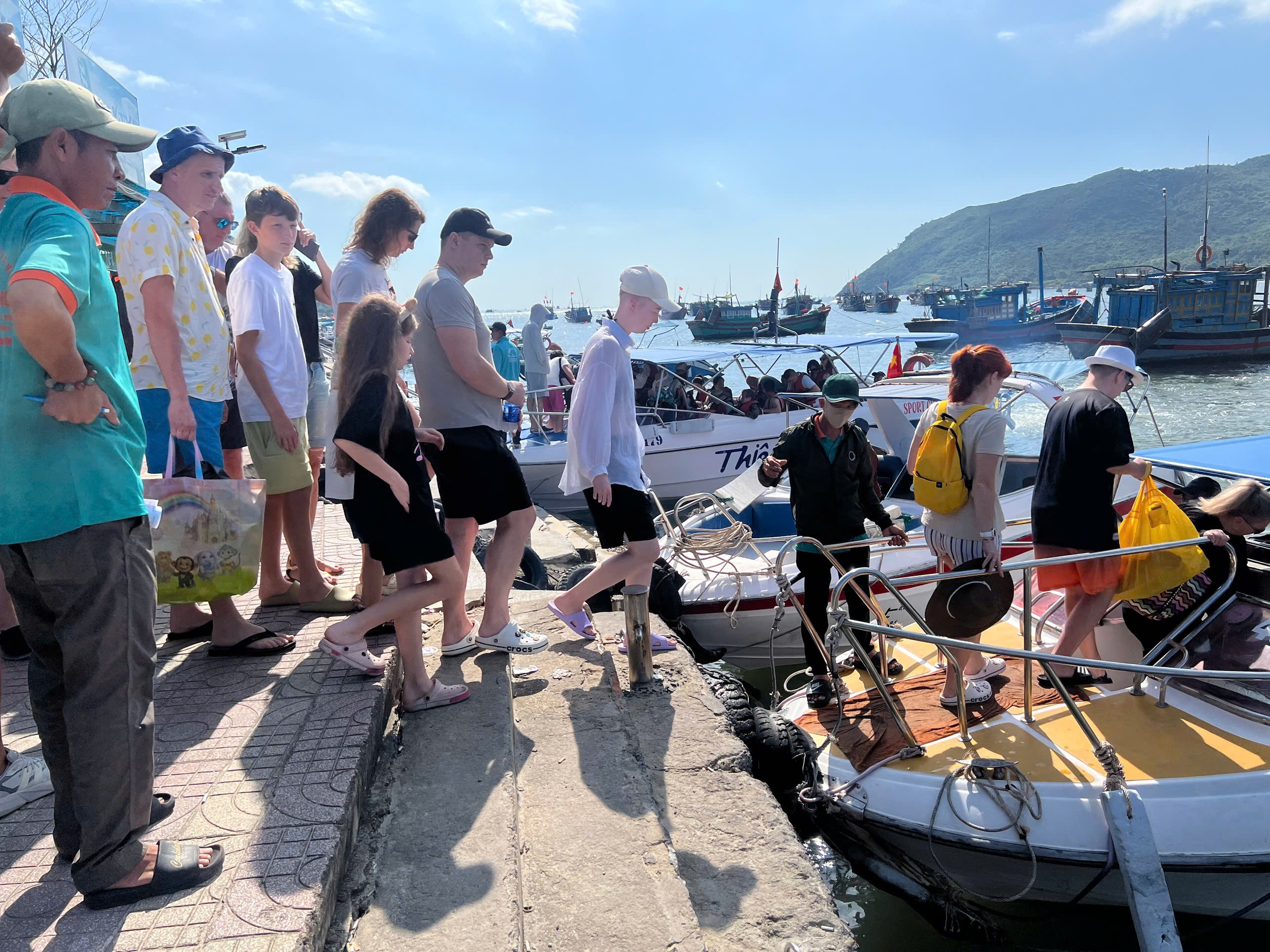 Bắt đầu vào mùa lễ hội - Ảnh 1. Bắt đầu vào mùa lễ hội - Ảnh 1.