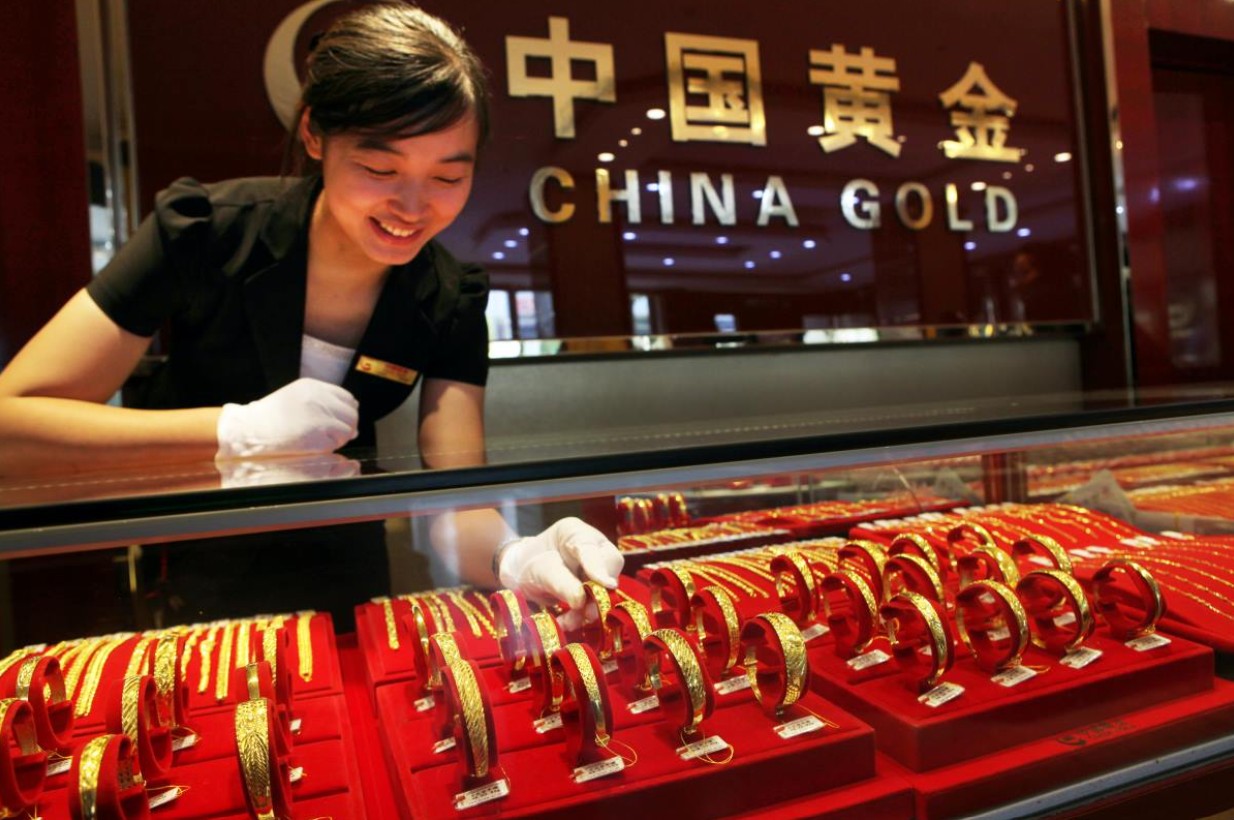 Giới siêu giàu bất ngờ bán nhà để GOM VÀNG: Bất động sản không còn là 