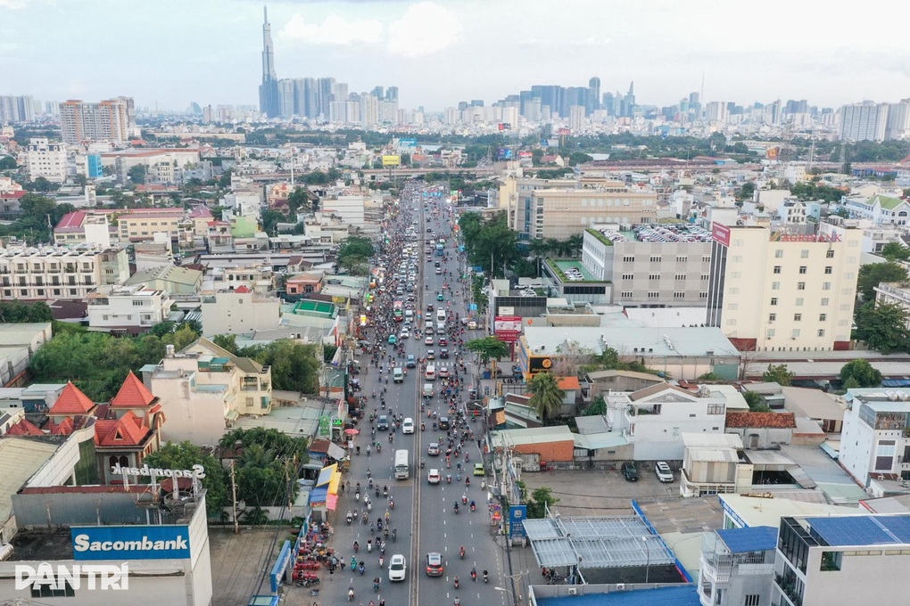 Bất động sản phía Nam đua nhau bung hàng theo siêu dự án hạ tầng - 1