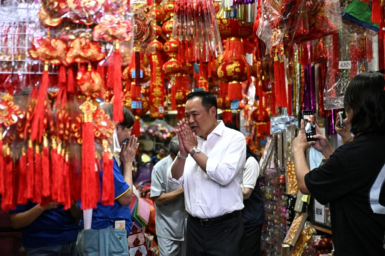 Bầu cử Thái Lan: Bài tẩy tung ra, cục diện vẫn khó lường - Ảnh 3. bầu cử thái lan - Ảnh 2.