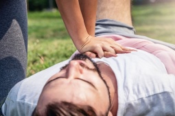 Những sai lầm thường gặp trong sơ cứu, tìm hiểu ngay để không phải hối hận