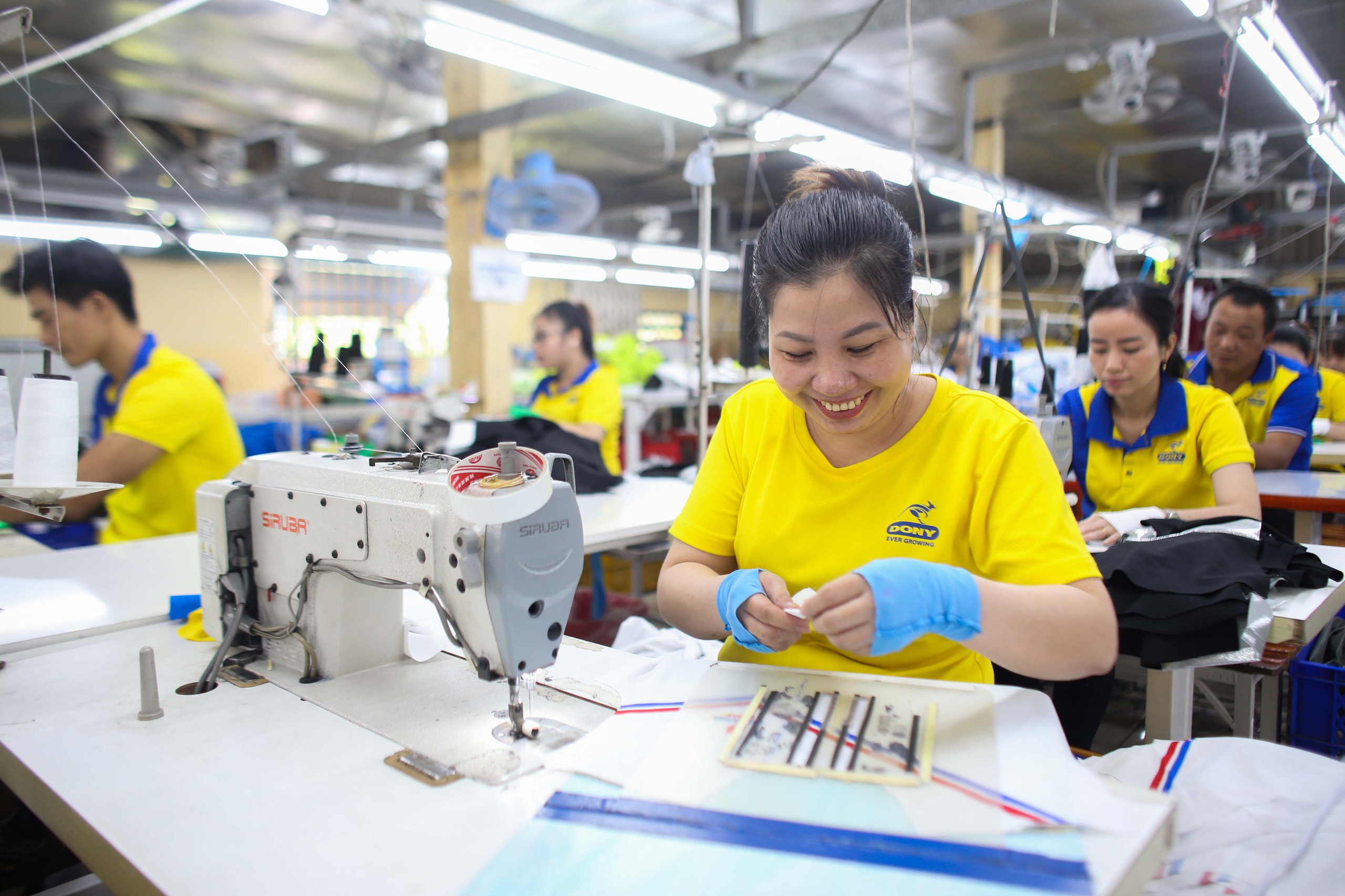 VIỆT NAM VƯƠN MÌNH PHÁT TRIỂN, HỘI NHẬP: Bệ đỡ để doanh nghiệp lớn mạnh - Ảnh 1.