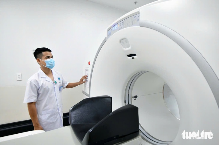 Bệnh nhân các tỉnh phía Nam vẫn phải ra Hà Nội để chụp PET/CT chẩn đoán ung thư - Ảnh 1.