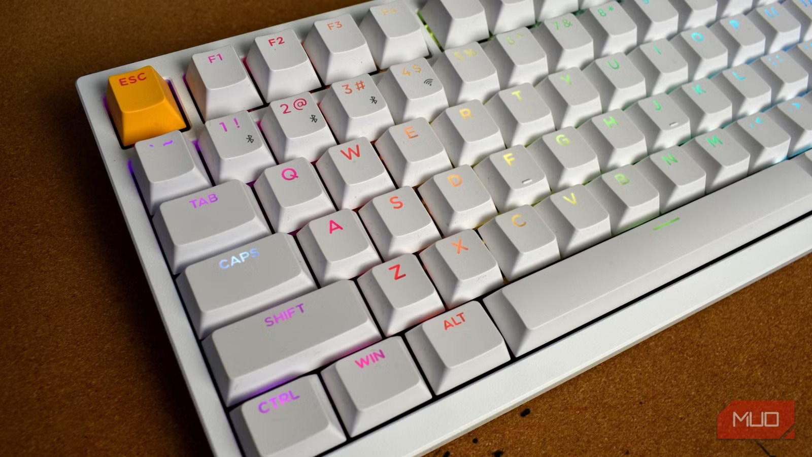 Sao bàn phím không làm thẳng hàng mà lại lệch nhau 