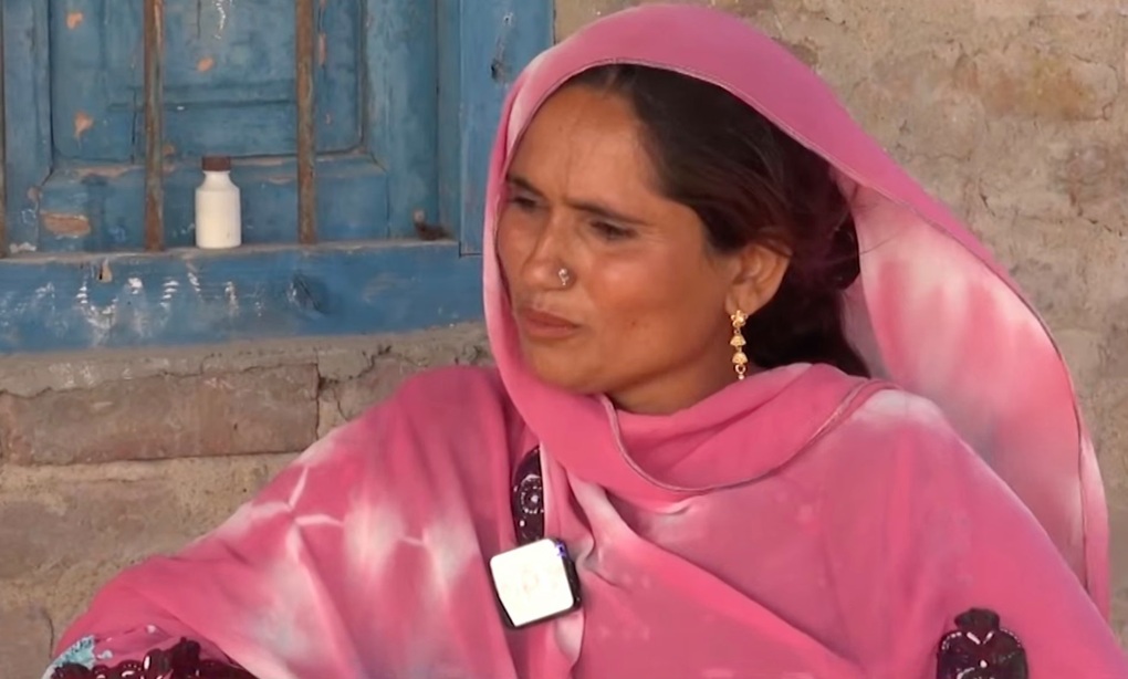 Bị cả làng phản đối, cô gái vẫn kiên trì làm những điều không tưởng - 1