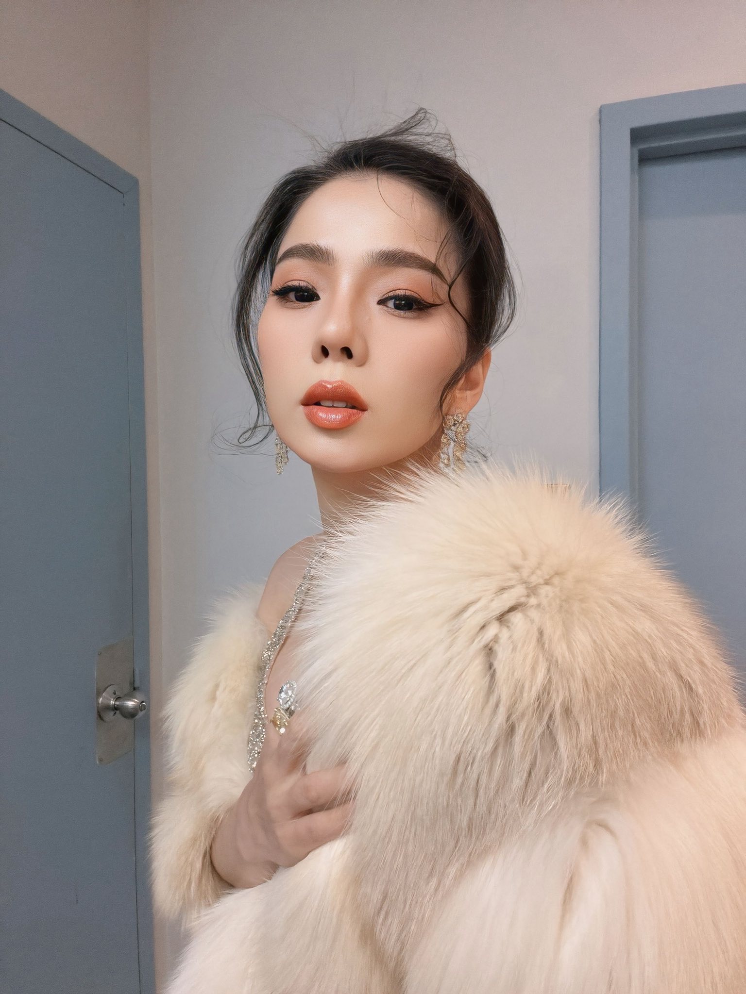 Bị chỉ trích vì phát ngôn văng tục, 'đốp chát' với khán giả, Lệ Quyên nói gì?- Ảnh 2.