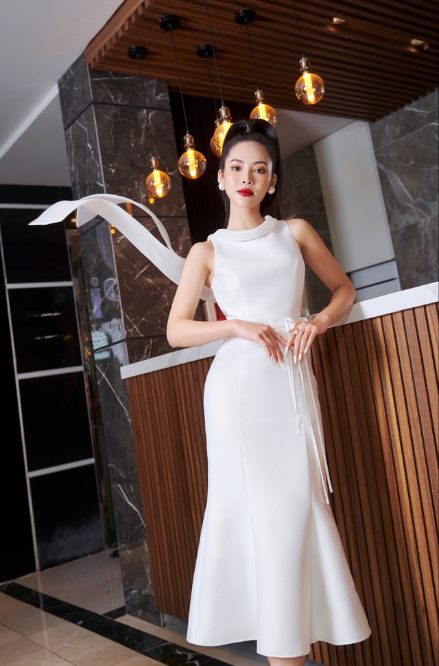 Đầm đuôi cá: Bí quyết tôn đường cong quyến rũ trong từng bước chân- Ảnh 1.