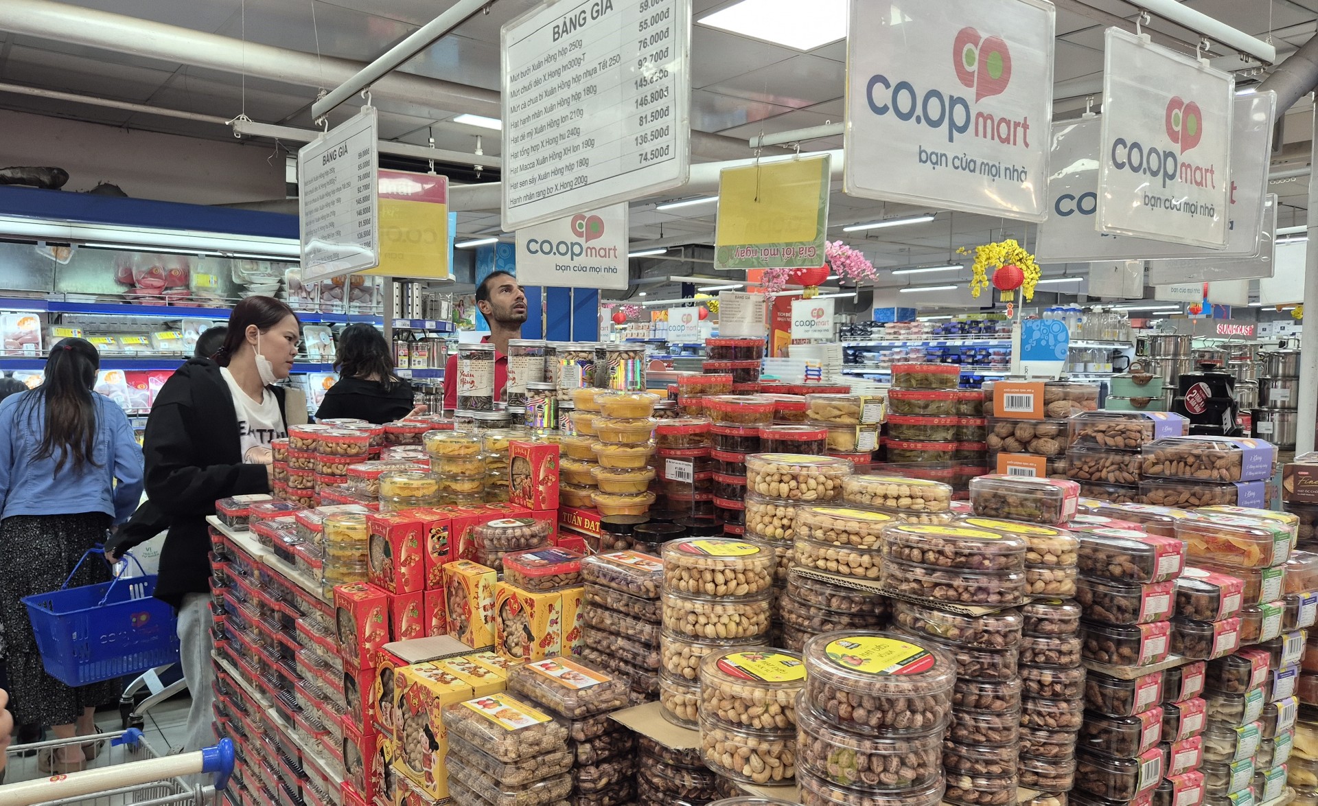 Bịt lỗ hổng sản xuất - kinh doanh thực phẩm bẩn - Ảnh 1.