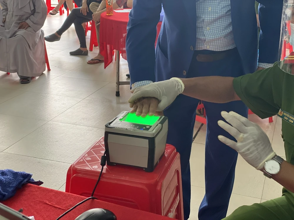 cung cấp dữ liệu