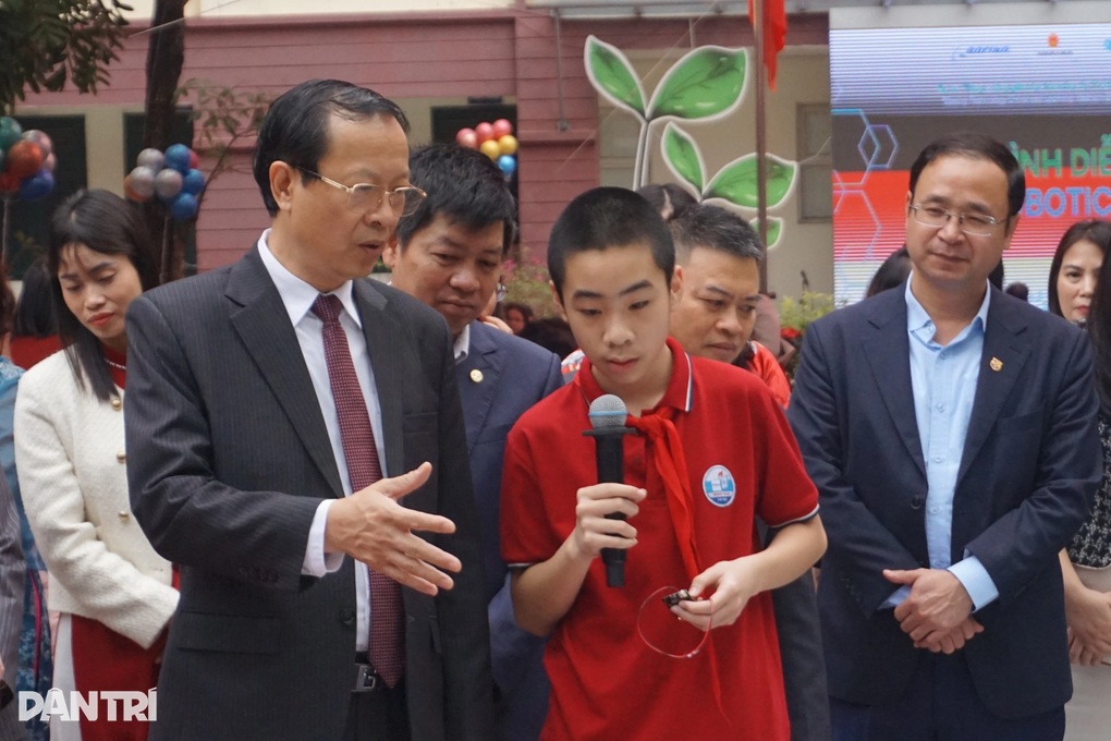 Chuyển giao tài liệu giáo dục STEM dành cho giáo viên THCS - 1