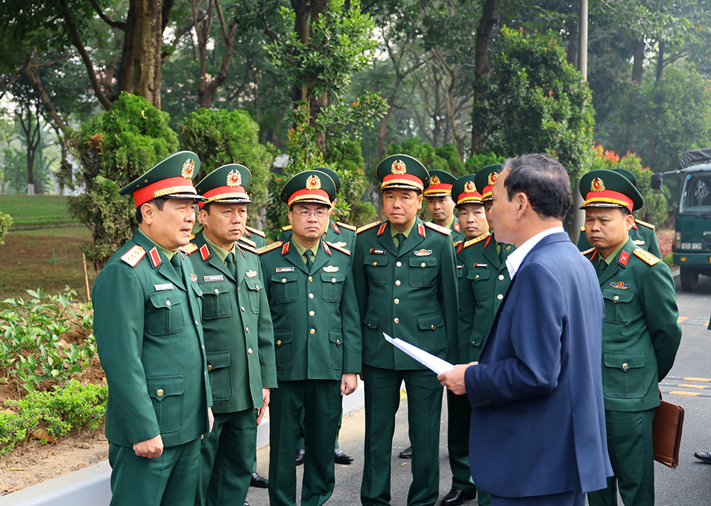 Bộ Quốc phòng kiểm tra việc chuẩn bị đưa đón đại biểu Đại hội XIV của Đảng - Ảnh 1.