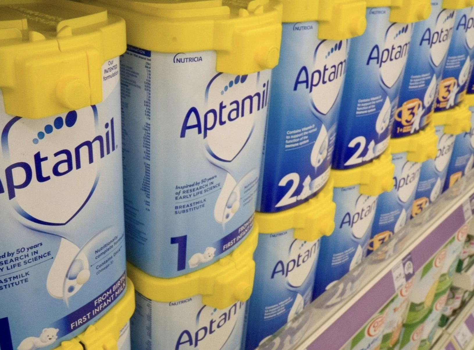 Sữa Aptamil bị thu hồi vì nhiễm độc tố, Việt Nam khẩn trương rà soát - Ảnh 1. Bộ Y tế cảnh báo, yêu cầu rà soát sữa Aptamil đang bị thu hồi vì nhiễm độc tố - Ảnh 1.