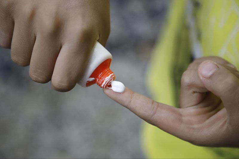 Bộ Y tế đình chỉ lưu hành, thu hồi toàn quốc loại kem bôi da do tên gây hiểu nhầm là thuốc- Ảnh 1.