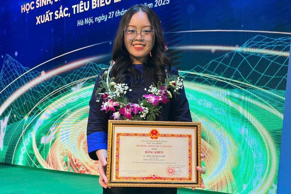 Nữ sinh chuyên Anh Cao Bằng rẽ hướng thi Văn và giành suất tuyển thẳng - 3