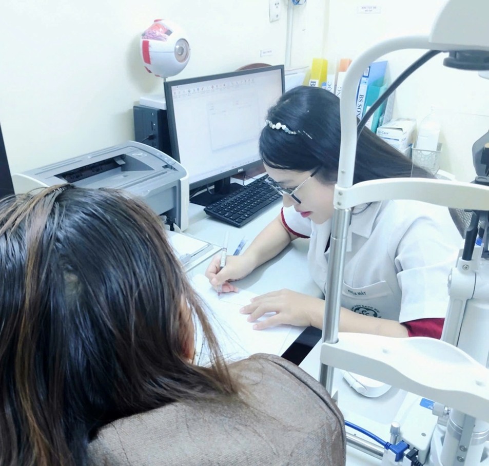 Bỗng dưng nhìn mờ, có thể là dấu hiệu của u não nguy hiểm - Ảnh 1.