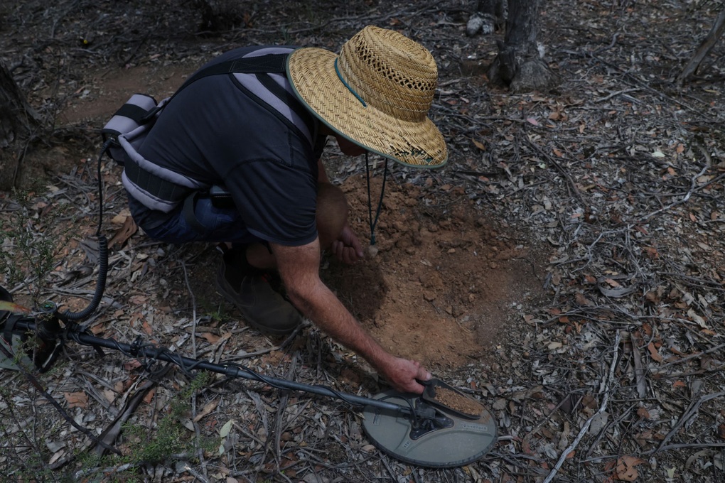 Bùng nổ làn sóng săn vàng nuôi mộng đổi đời với vốn 19 USD - 1