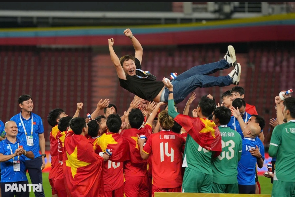 CĐV Indonesia thán phục HLV Kim Sang Sik sau thành công của U23 Việt Nam - 1