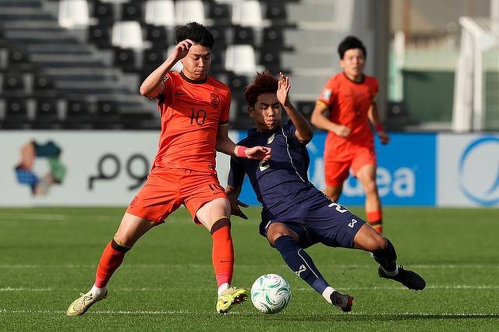 CĐV Trung Quốc bất ngờ chê đội nhà, nhắc tên U23 Việt Nam - 1