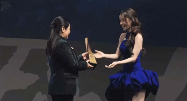 Ca sĩ người Hàn hát tiếng Việt vừa Ca sĩ người Hàn hát tiếng Việt vừa