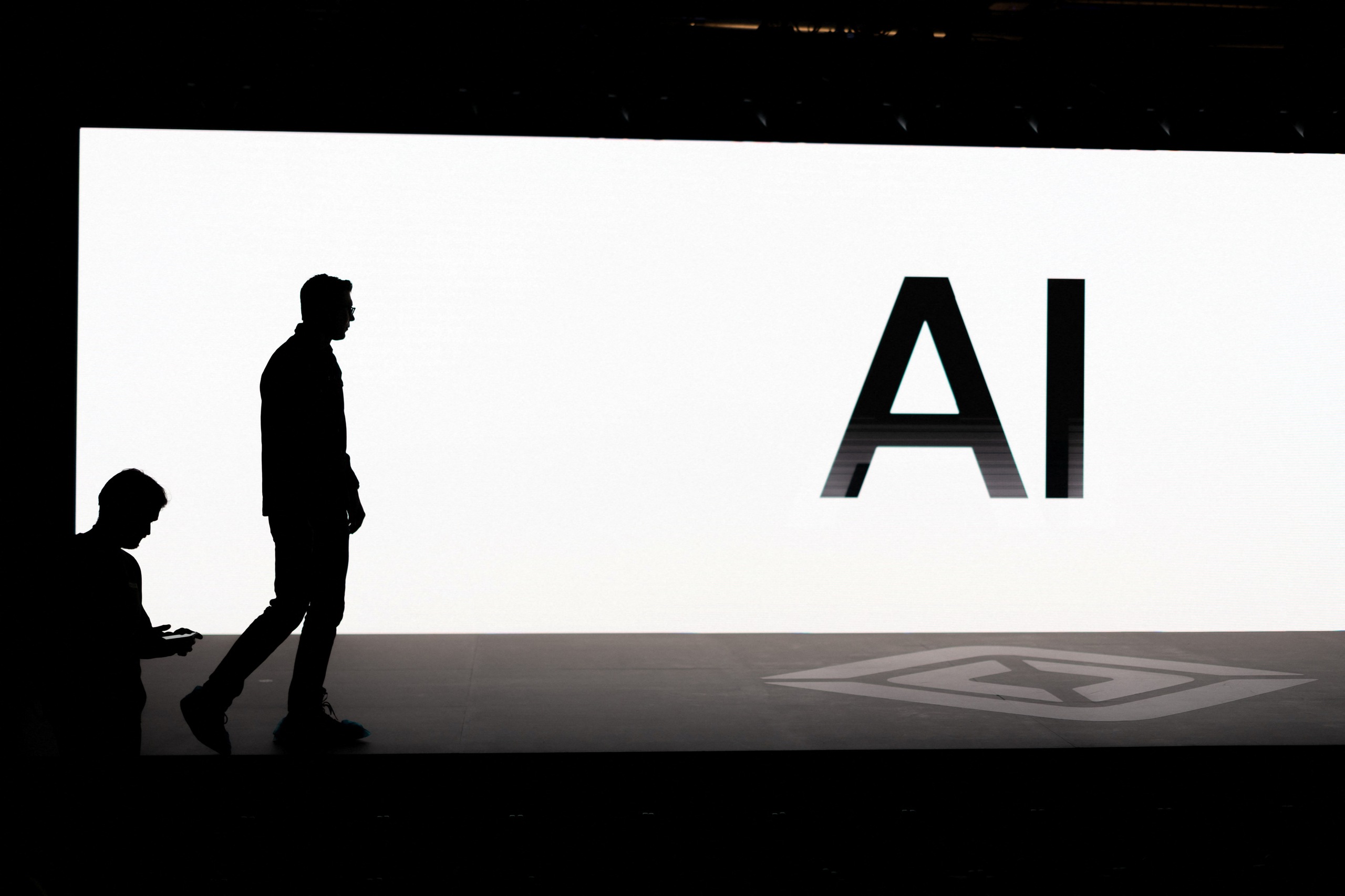 Các thượng nghị sĩ Mỹ cảnh báo nguy cơ từ AI - Ảnh 1.