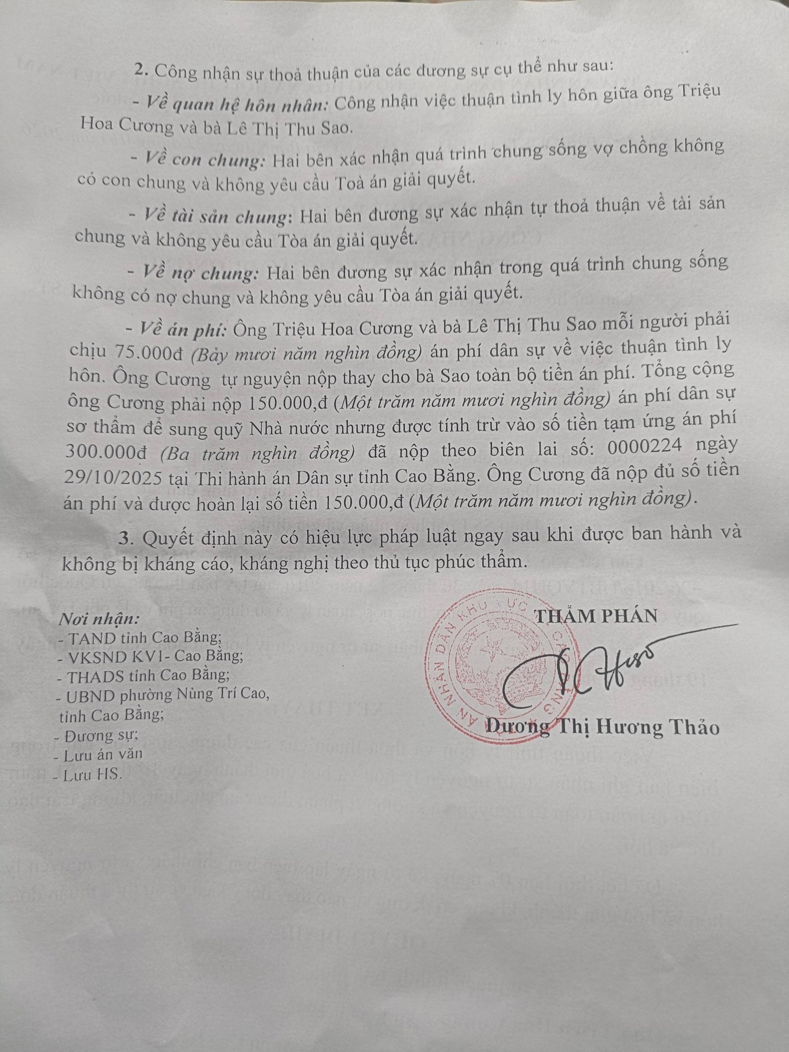 “Cô dâu 62 tuổi” ở Cao Bằng chính thức ly hôn chồng trẻ kém 36 tuổi: Cái kết của mối tình “đũa lệch” từng gây bão mạng xã hội- Ảnh 1.