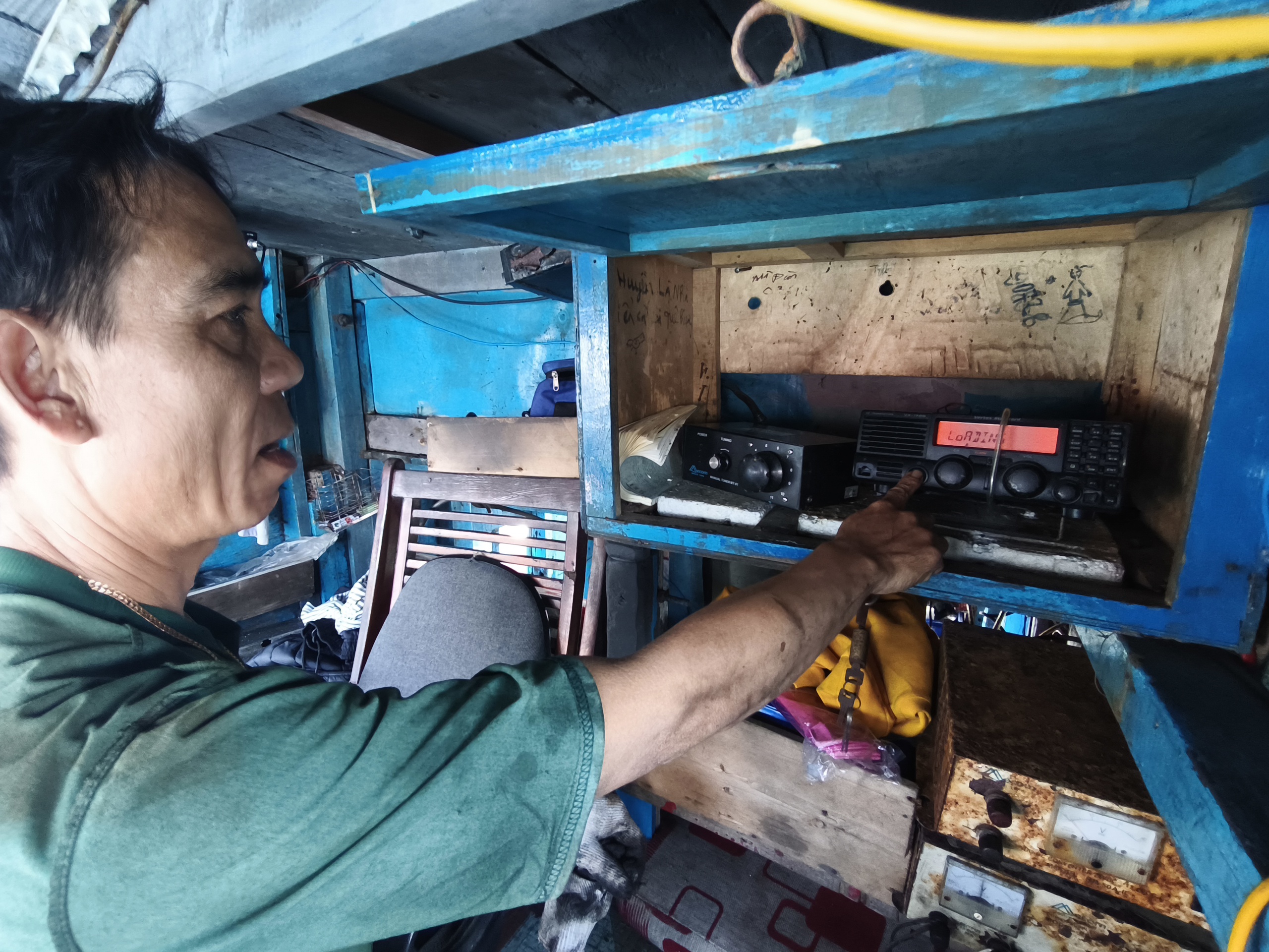 Cận Tết, ngư dân Đà Nẵng vẫn chần chừ ra khơi vì… máy VX- Ảnh 1.