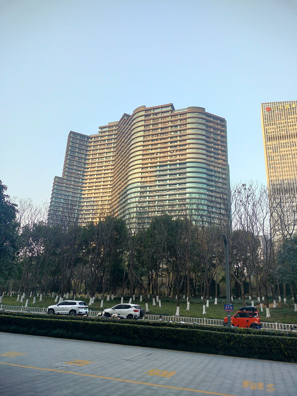 Cận cảnh khu dân cư lớn nhất thế giới, ai nhìn cũng phải thốt lên 2 chữ: Tiền đình!- Ảnh 1.