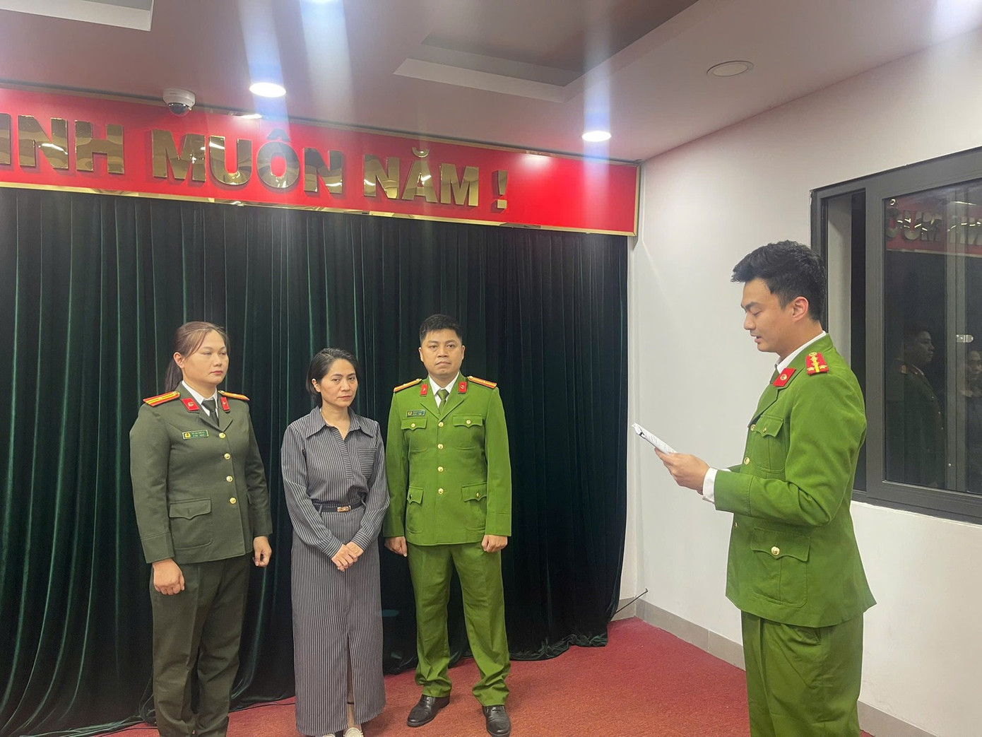 Canh bạc tài chính trong vụ đêm nhạc Về Đây Bốn Cánh Chim Trời vỡ trận- Ảnh 1.