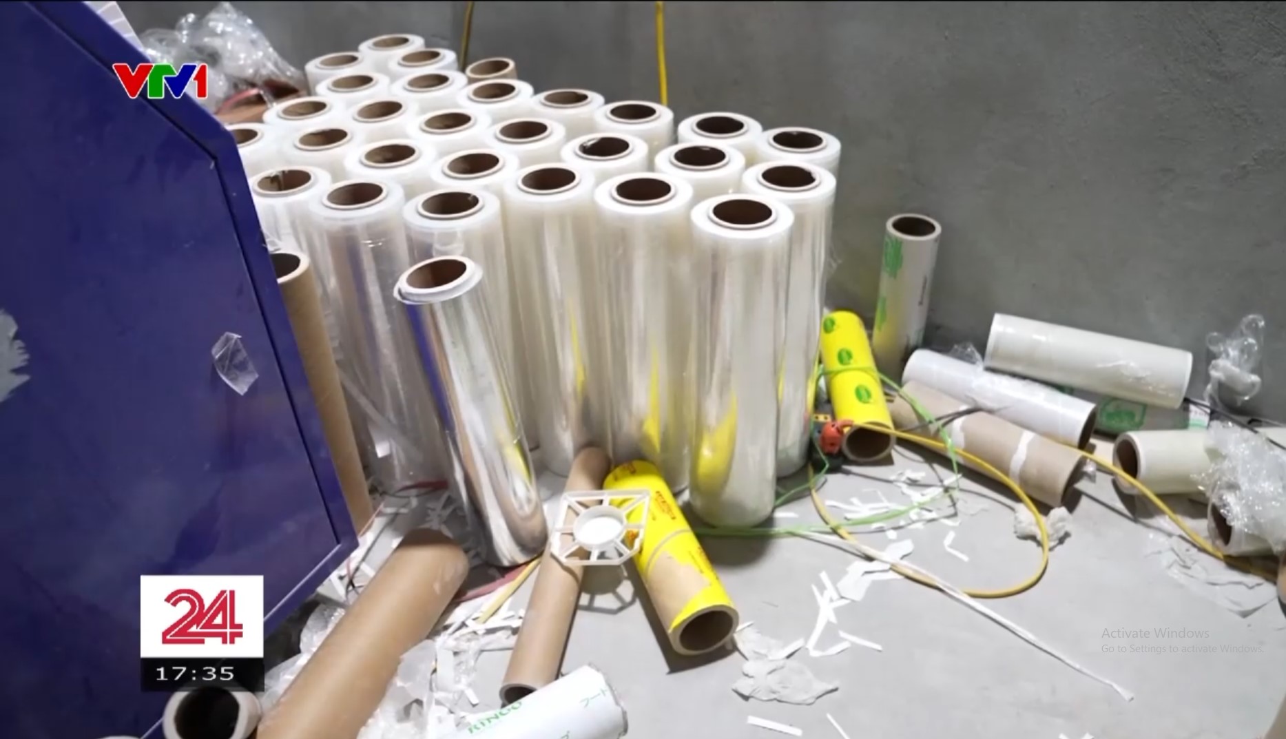 Phát hiện cơ sở sản xuất màng bọc thực phẩm giả chứa chất cấm ở Hà Nội: Cảnh báo nguy cơ gây dậy thì sớm ở nữ giới và vô sinh ở nam giới- Ảnh 2.