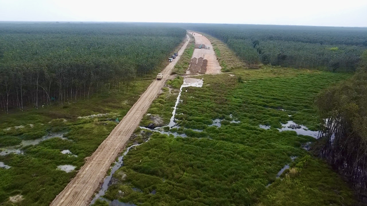 Cao tốc TP.HCM - Thủ Dầu Một - Chơn Thành vì sao chậm mặt bằng?- Ảnh 1. Cao tốc TP.HCM - Thủ Dầu Một - Chơn Thành vì sao chậm mặt bằng?- Ảnh 1.