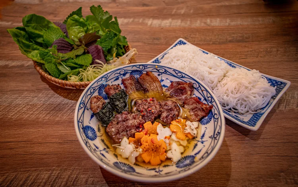 Cặp đôi mang bún chả Hà Nội, vịt nướng Vân Đình mở nhà hàng ở Mỹ - 1