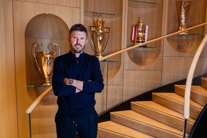 Michael Carrick trong ngày được bổ nhiệm làm HLV tạm quyền của Man Utd đến hết mùa giải. Ảnh: Man Utd