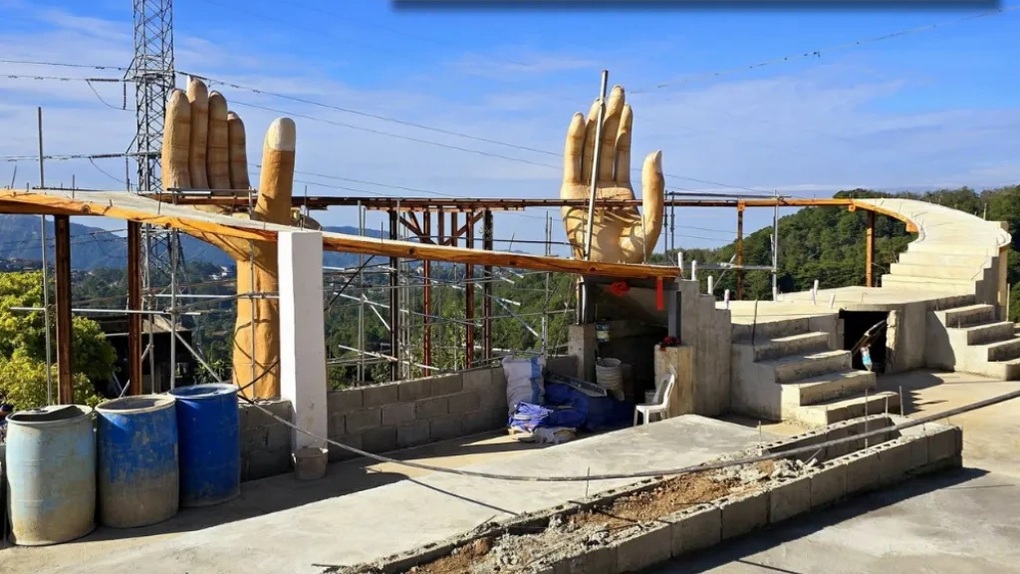 Cây cầu nhái Cầu Vàng ở Đà Nẵng gây xôn xao dù chưa chính thức mở cửa - 1