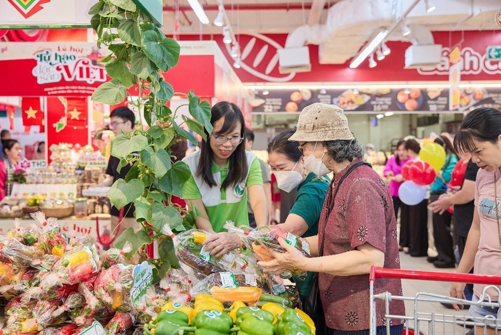 Central Retail chung tay nâng tầm hàng Việt - 1