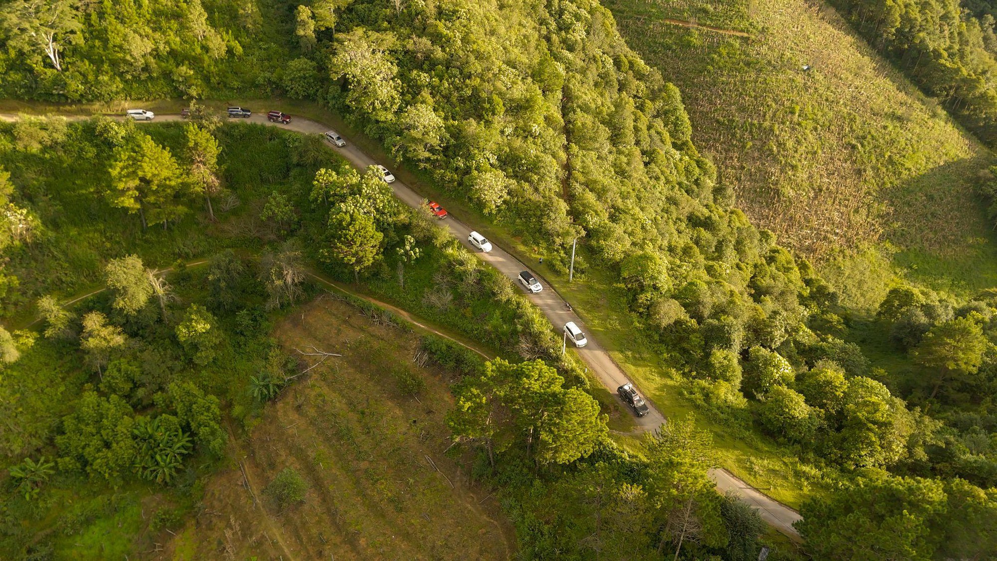 Hào hùng khí chất Việt: Chạm đỉnh Cực Tây A Pa Chải đầy khí phách- Ảnh 1.