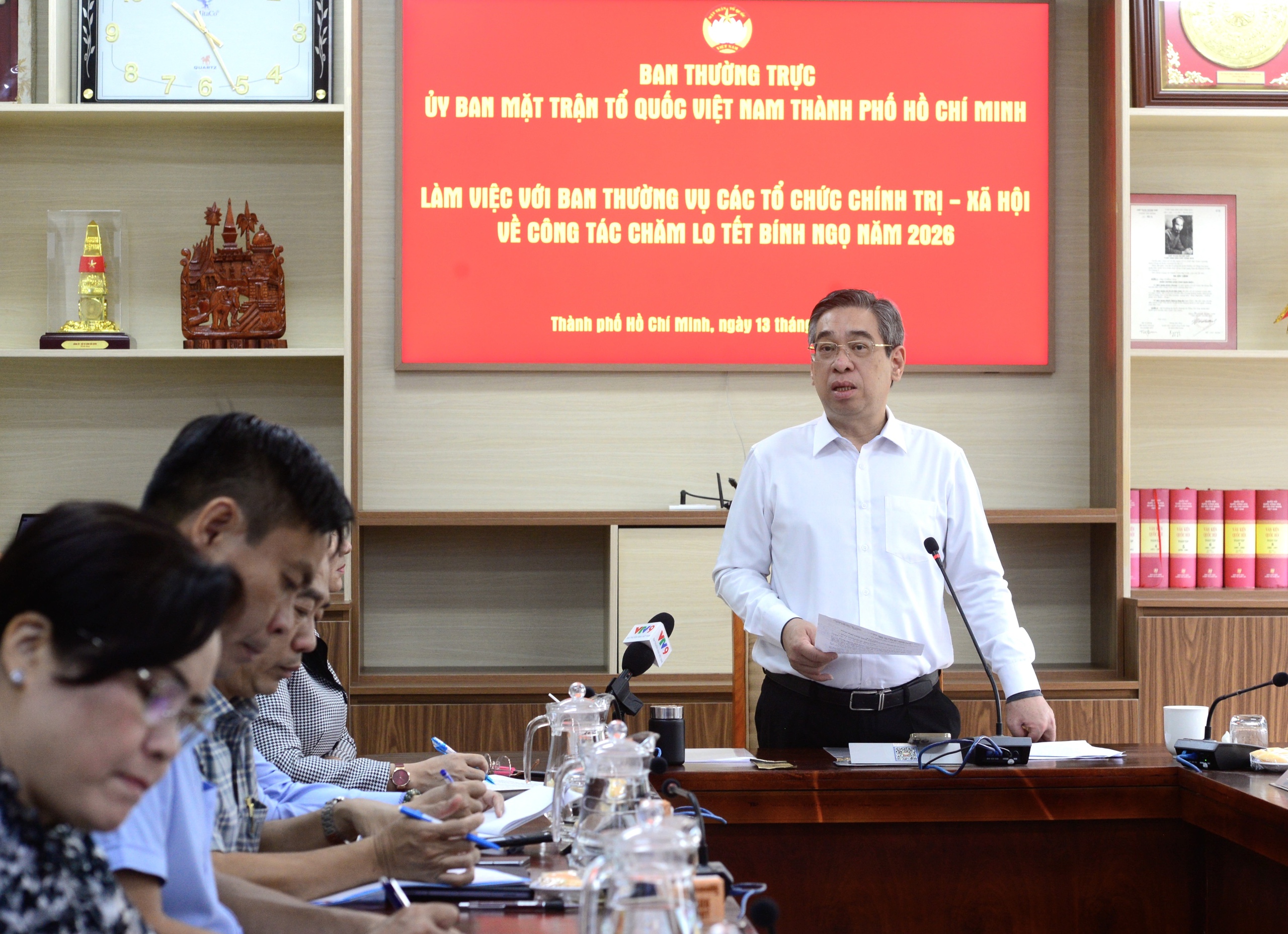 Chăm lo Tết Bính Ngọ 2026 cho người dân TP.HCM chu đáo, thực chất 1 Phó bí thư Thành ủy TP.HCM: Chăm lo Tết Bính Ngọ phải chu đáo và đầm ấm - Ảnh 1.