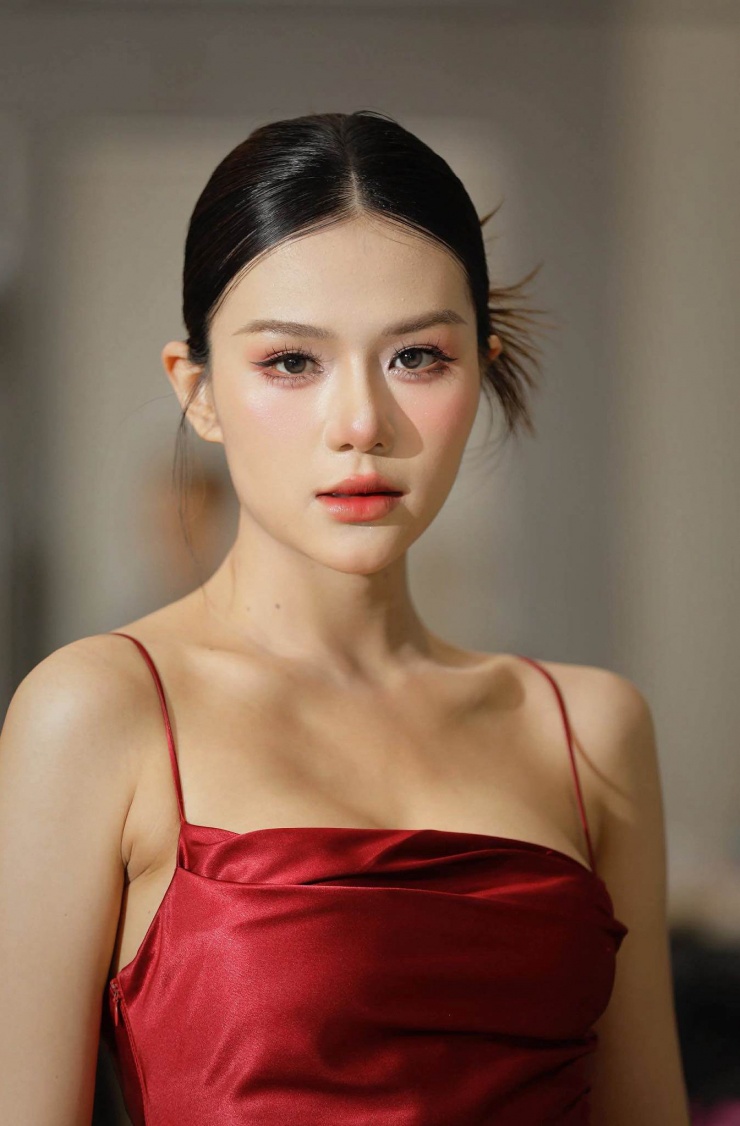 Trước đó, cô từng gây chú ý với các cuộc thi nhan sắc: Người đẹp hình thể tại Hoa Hậu Quốc Gia Việt Nam 2024, Top 10 người đẹp hùng biện Hoa Hậu Quốc Gia Việt Nam 2024, Top 15 Hoa Hậu Quốc Gia Việt Nam 2024, Top 36 Miss Grand Vietnam 2024.