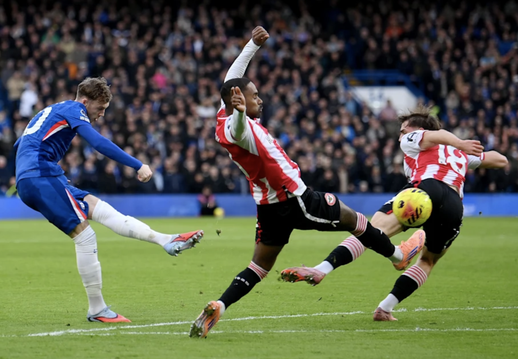 Chelsea thắng đẹp Brentford, mãn nhãn ngày ra mắt tân HLV Liam Rosenior - Ảnh 1.