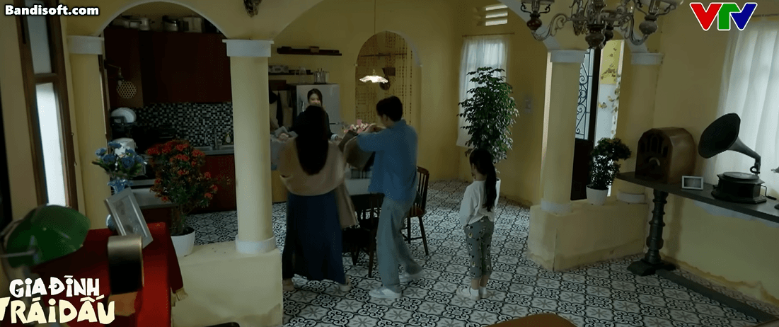 Tiểu mỹ nhân triệu view gánh trọn phim Việt giờ vàng: Xinh như thiên thần, lên hình vài cảnh đỉnh hơn 23 tập cộng lại- Ảnh 4.