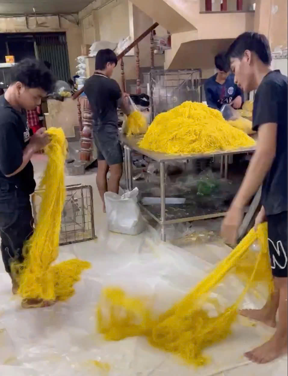 Chỉ rõ trách nhiệm về an toàn thực phẩm - Ảnh 1. Chỉ rõ trách nhiệm về an toàn thực phẩm - Ảnh 1.