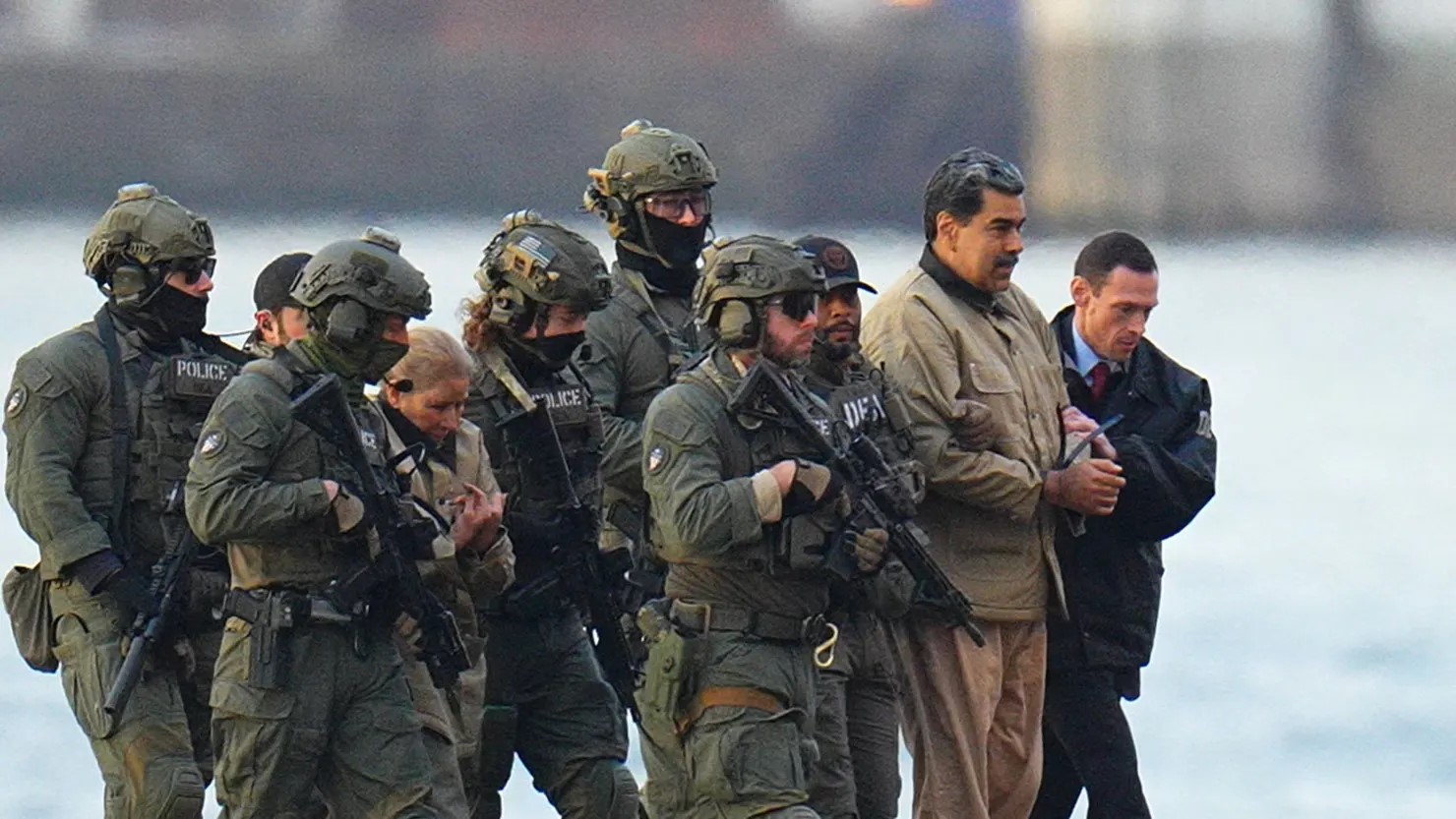 Chiến dịch tập kích Venezuela: 7 binh sĩ Mỹ bị thương, hơn 100 công dân Venezuela và Cuba thiệt mạng 1 Venezuela - Ảnh 1.