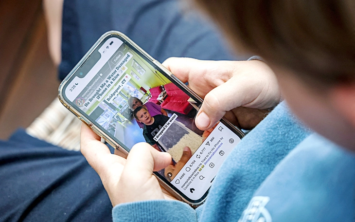 Nên cho trẻ em dùng điện thoại từ mấy tuổi là hợp lý? - Ảnh 4.