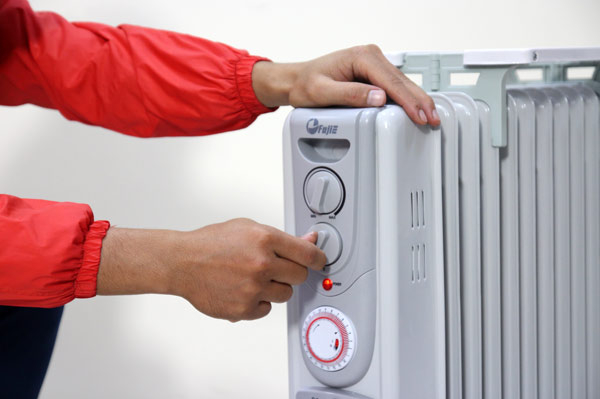 Máy sưởi dầu. Ảnh: FujiE