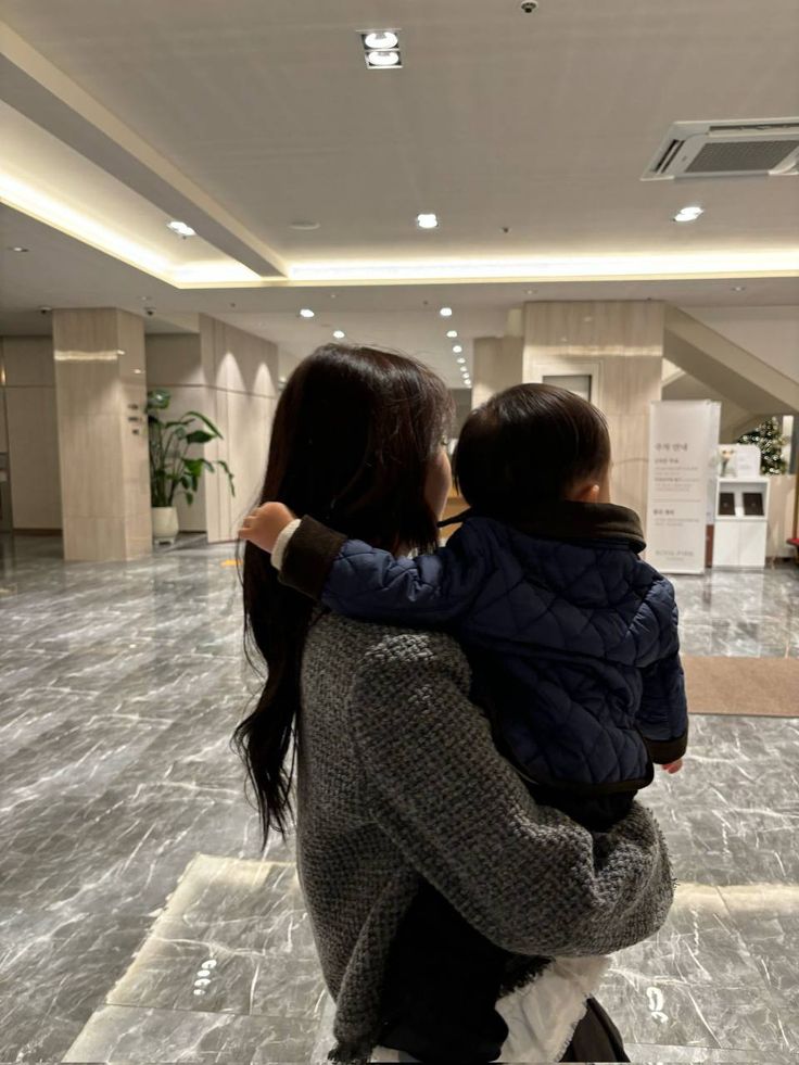 Chồng không cho đi làm, vợ chết sững phát hiện ra sự thật đằng sau khoản tiền hơn 1 tỷ đồng- Ảnh 1.