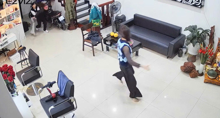 Chồng vào quán cắt tóc truy sát vợ con ở Bắc Ninh- Ảnh 1.